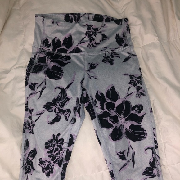 Athleta Crop leggings - Picture 3 of 5